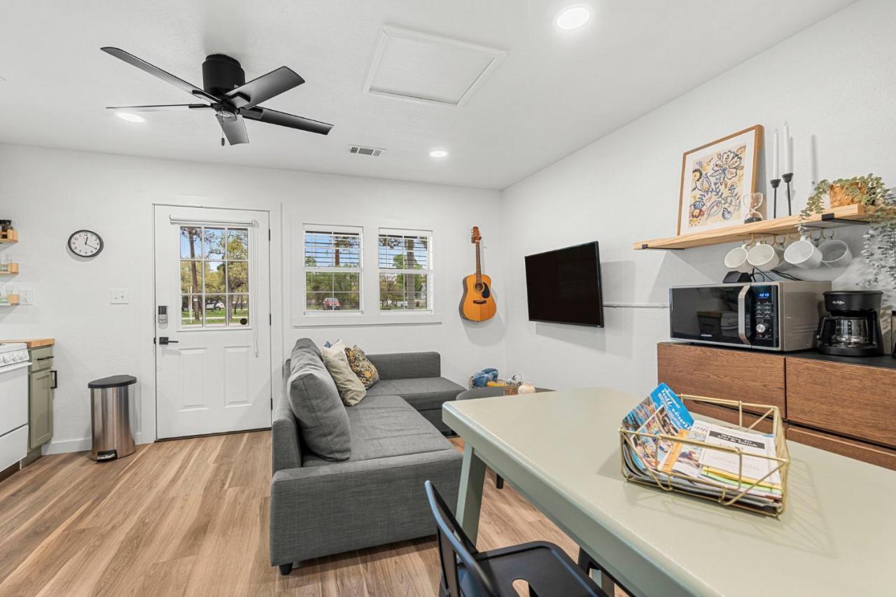 New! The Yellow Door- Downtown Wimberley W/ River Access Exterior photo